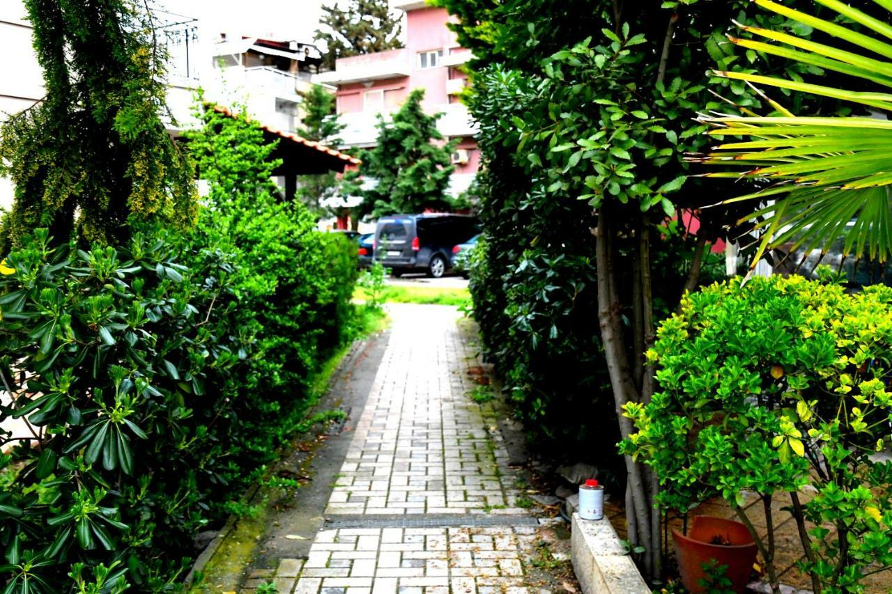 Studio On The Beach With Private Garden أغيا ترياس المظهر الخارجي الصورة