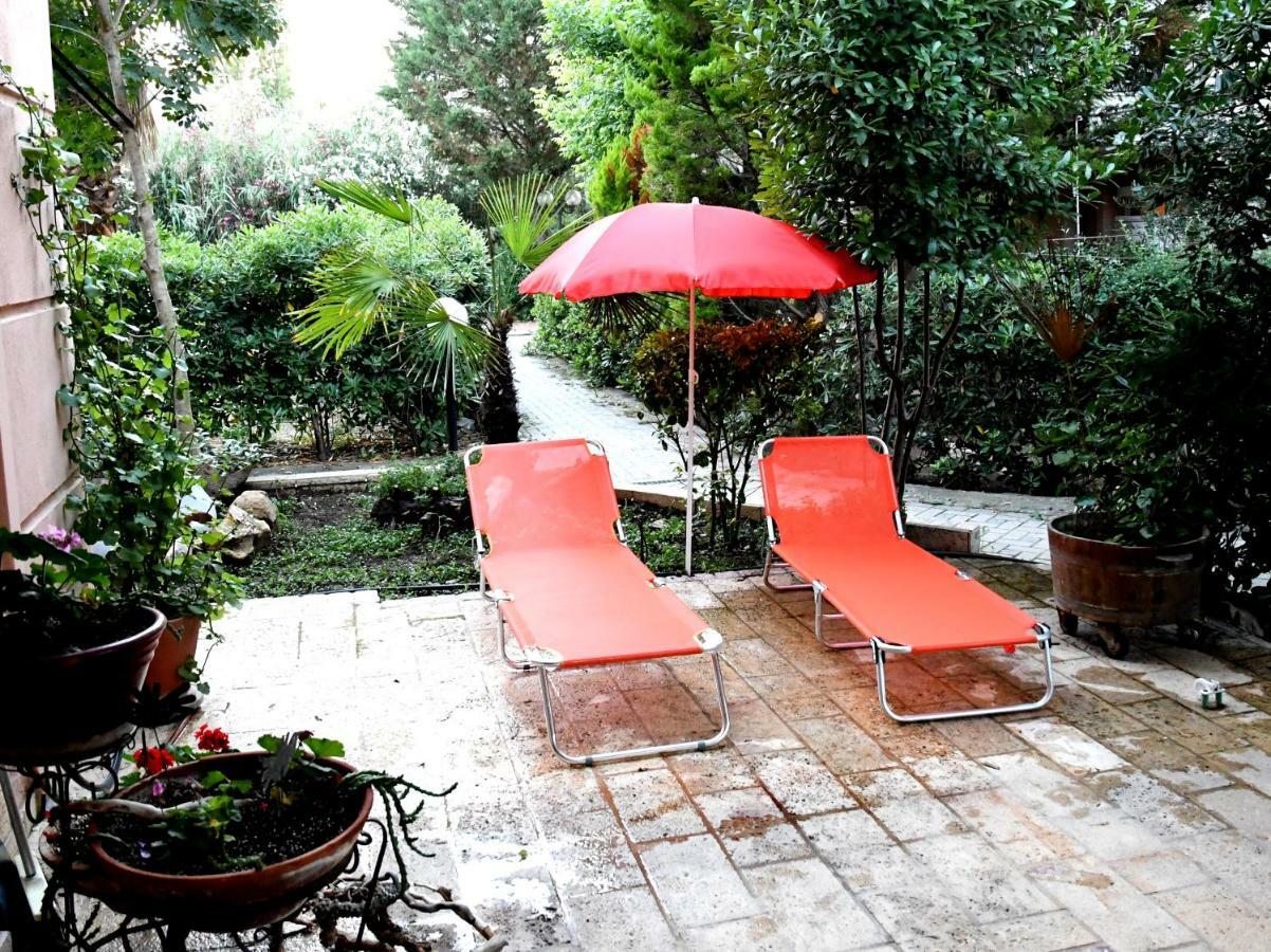 Studio On The Beach With Private Garden أغيا ترياس المظهر الخارجي الصورة