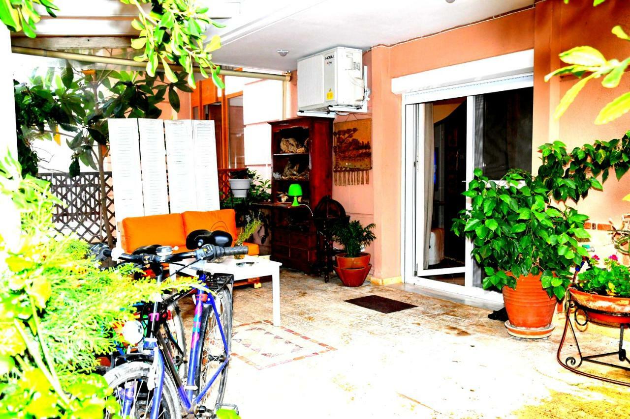 Studio On The Beach With Private Garden أغيا ترياس المظهر الخارجي الصورة