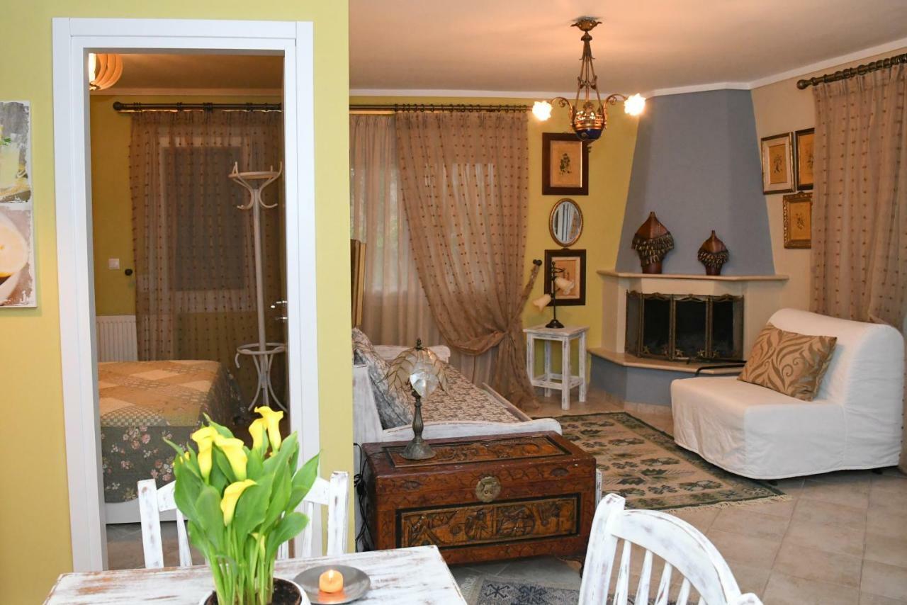 Studio On The Beach With Private Garden أغيا ترياس المظهر الخارجي الصورة